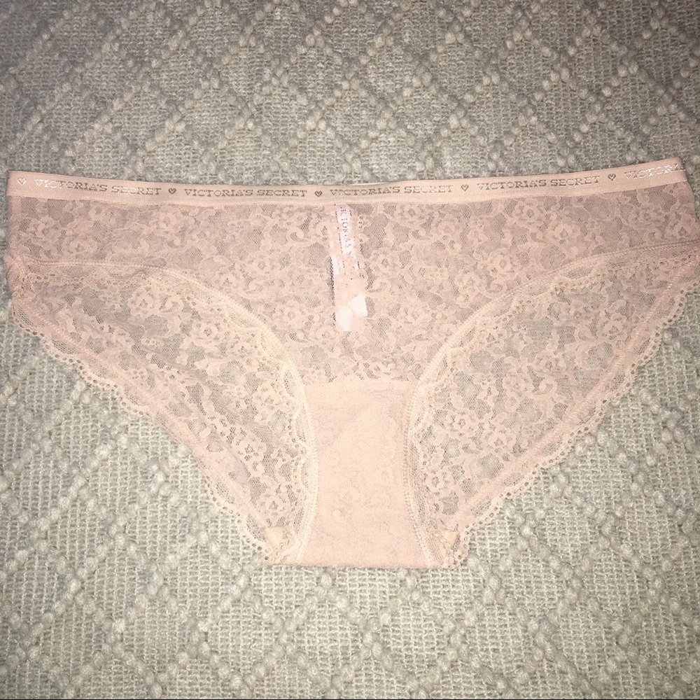 NWT✨VICTORIA’S SECRET FULL LACE PANTY BEIGE✨